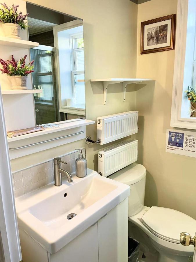 Perfect Home-Private Washrooms,Free Parking,High Speed Net Toronto Bagian luar foto