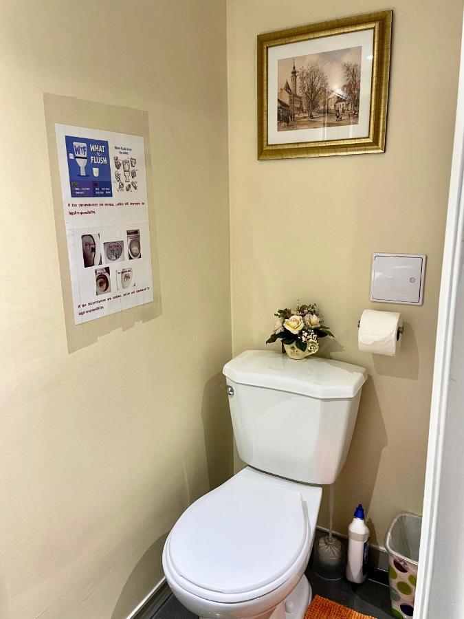 Perfect Home-Private Washrooms,Free Parking,High Speed Net Toronto Bagian luar foto