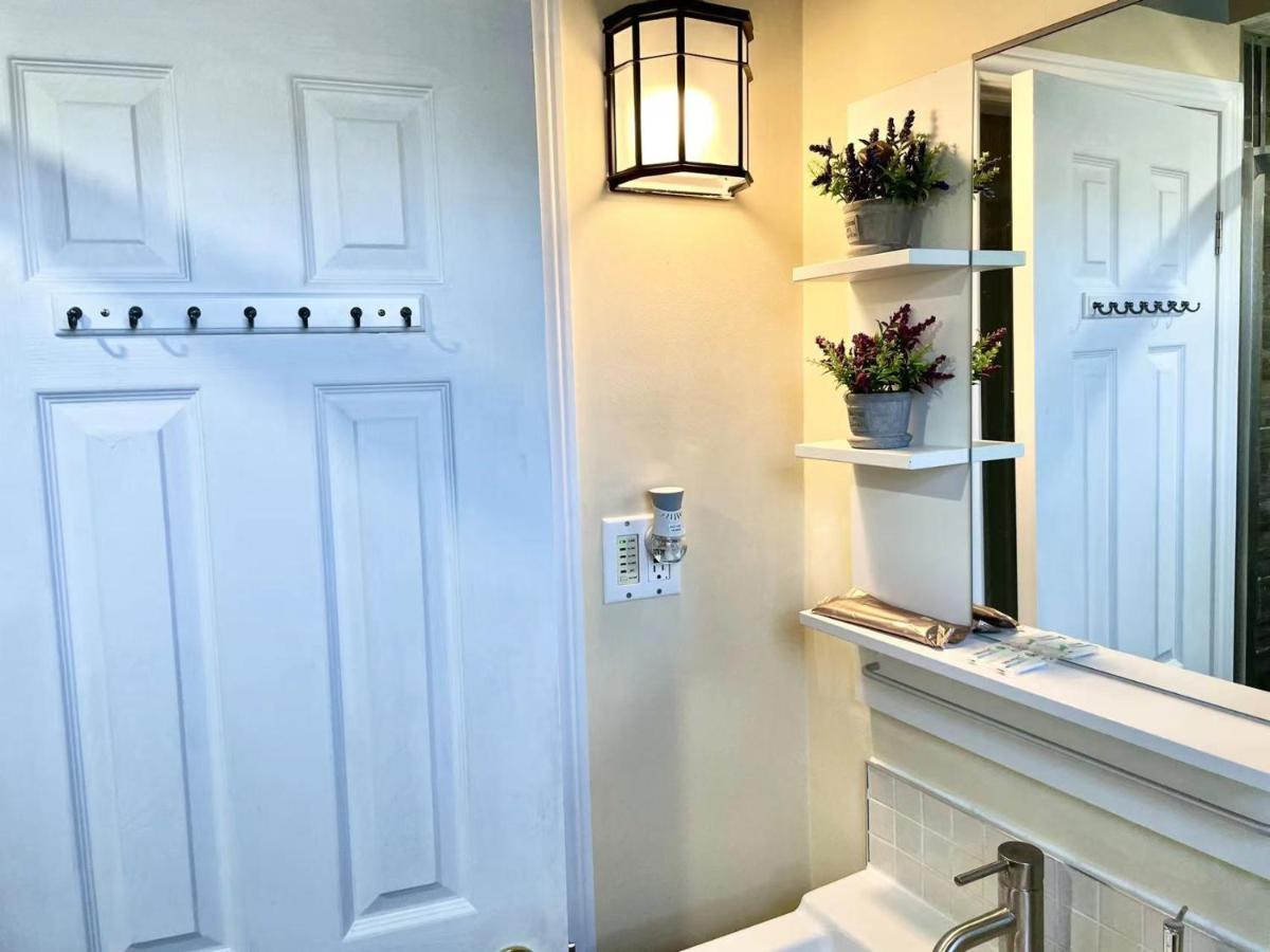 Perfect Home-Private Washrooms,Free Parking,High Speed Net Toronto Bagian luar foto